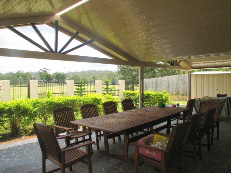 4 Haase Place, Bellbowrie QLD 4070